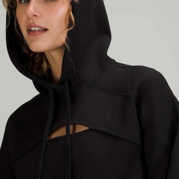 NWT Lululemon Get Centred Crop Hoodie 8 Black Chest Cutout Rare - Picture 3 of 4